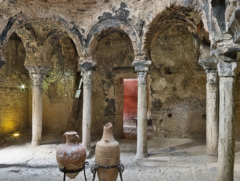 Arab Baths View of the Arab baths of Palma with their characteristic arches and columns.