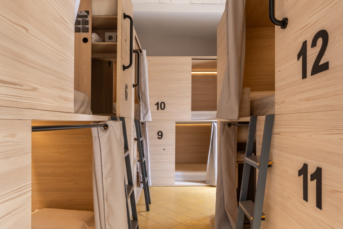 Habitación compartida con cortinas y un plus de privacidad